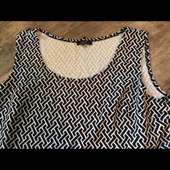 Geometric Print Peplum Top - Picture 3 of 3
